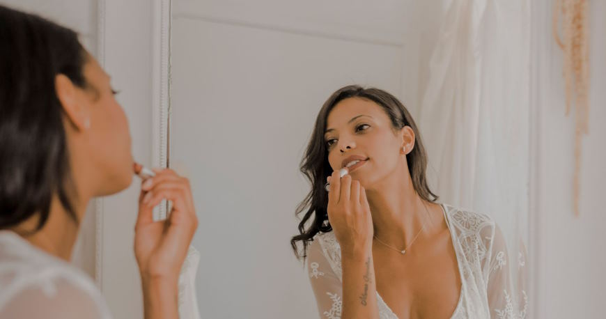 makeup-enhancing-wedding-jewelry