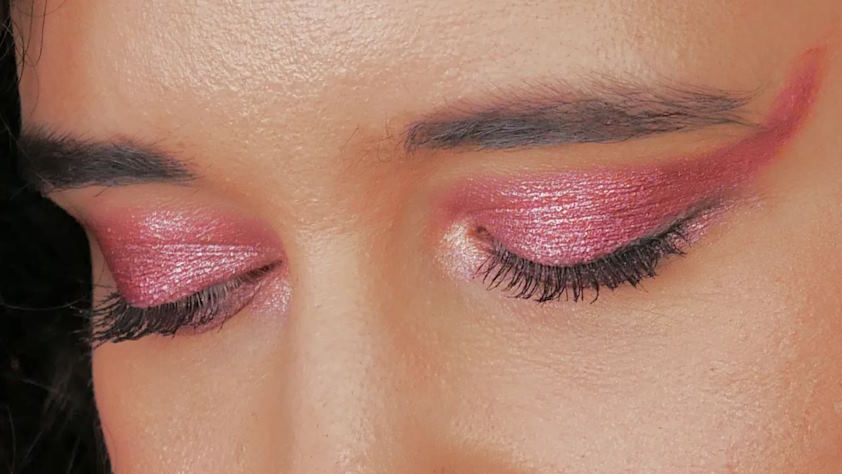 romantic-and-rosy-wedding-look